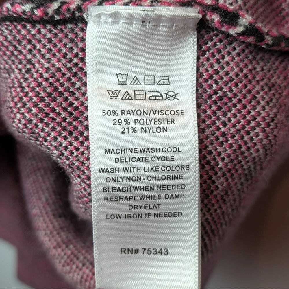 TAHARI Women Sweater Turtleneck Long Sleeve Super Soft Size Medium Black White - Picture 6 of 9